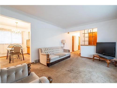 375 Bunting Road, St. Catharines, ON - Indoor Photo Showing Living Room