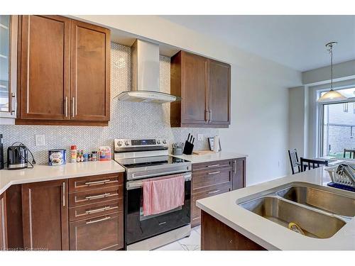 14 Ellis Avenue, Caledonia, ON - Indoor Photo Showing Kitchen With Double Sink