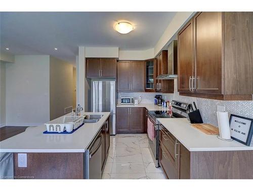 14 Ellis Avenue, Caledonia, ON - Indoor Photo Showing Kitchen With Double Sink With Upgraded Kitchen