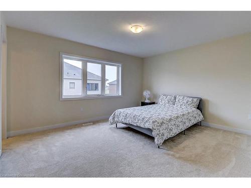 14 Ellis Avenue, Caledonia, ON - Indoor Photo Showing Bedroom