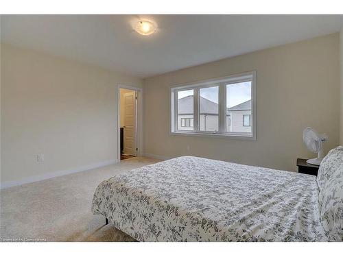 14 Ellis Avenue, Caledonia, ON - Indoor Photo Showing Bedroom