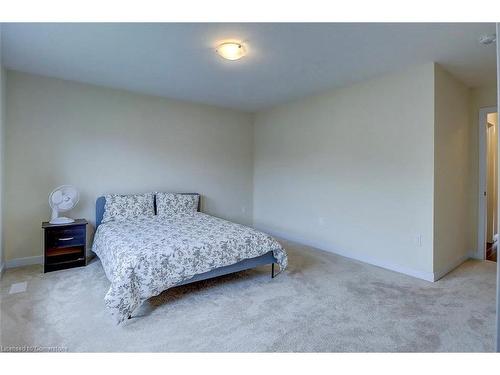 14 Ellis Avenue, Caledonia, ON - Indoor Photo Showing Bedroom