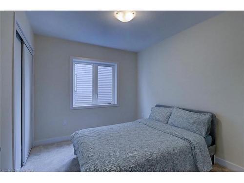 14 Ellis Avenue, Caledonia, ON - Indoor Photo Showing Bedroom