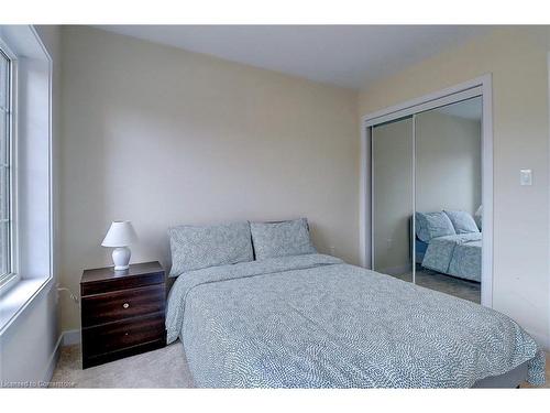 14 Ellis Avenue, Caledonia, ON - Indoor Photo Showing Bedroom