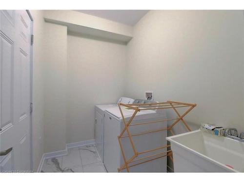 14 Ellis Avenue, Caledonia, ON - Indoor Photo Showing Laundry Room