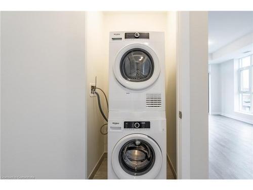 508-600 North Service Road, Stoney Creek, ON - Indoor Photo Showing Laundry Room