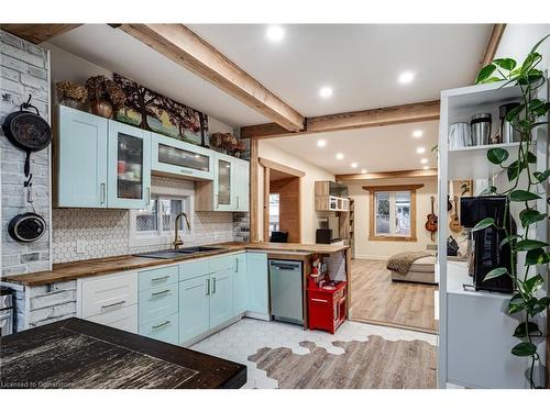 157 East 19Th Street, Hamilton, ON - Indoor Photo Showing Kitchen