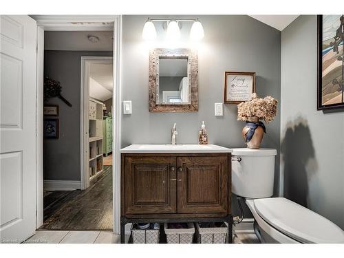 157 East 19Th Street, Hamilton, ON - Indoor Photo Showing Bathroom