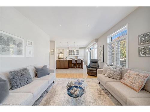 143 Valmont Street, Ancaster, ON - Indoor Photo Showing Living Room