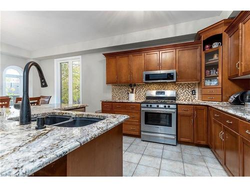 49 Conrad Place, Grimsby, ON - Indoor Photo Showing Kitchen With Double Sink