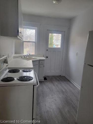 10 Tuckett Street, Hamilton, ON - Indoor Photo Showing Laundry Room