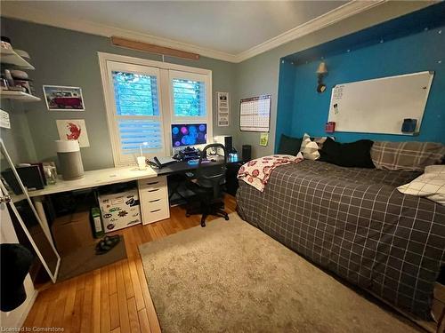 57 Newton Avenue, Hamilton, ON - Indoor Photo Showing Bedroom