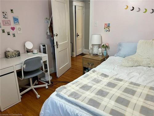 57 Newton Avenue, Hamilton, ON - Indoor Photo Showing Bedroom