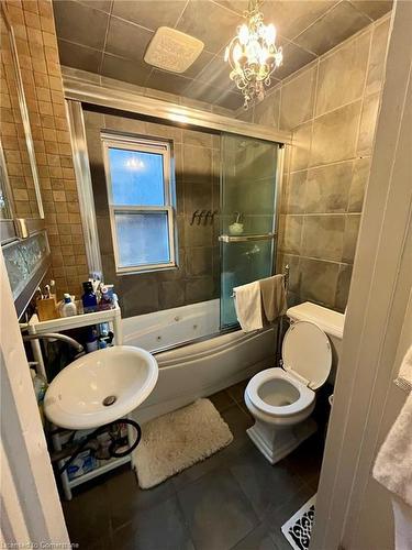 57 Newton Avenue, Hamilton, ON - Indoor Photo Showing Bathroom