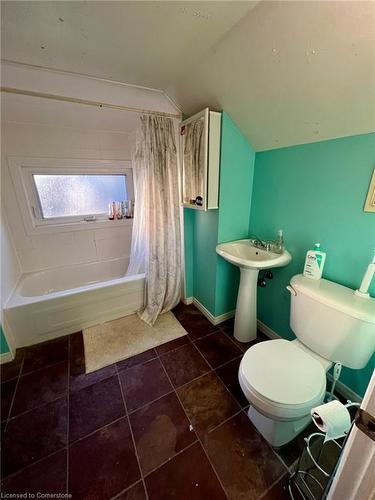 57 Newton Avenue, Hamilton, ON - Indoor Photo Showing Bathroom