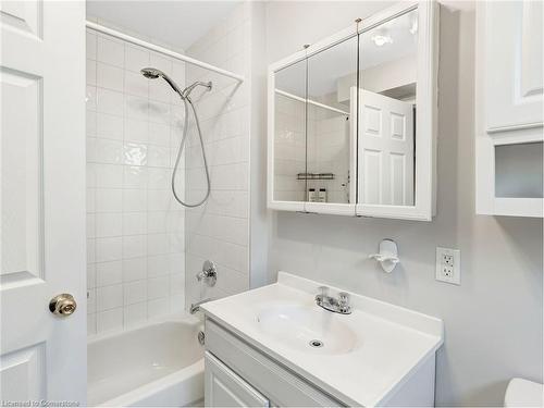 103 Williamson Drive, Haldimand County, ON - Indoor Photo Showing Bathroom