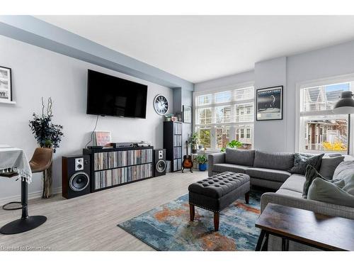 39 Durksen Drive, St. Catharines, ON - Indoor Photo Showing Living Room