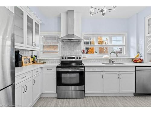 39 Durksen Drive, St. Catharines, ON - Indoor Photo Showing Kitchen With Double Sink