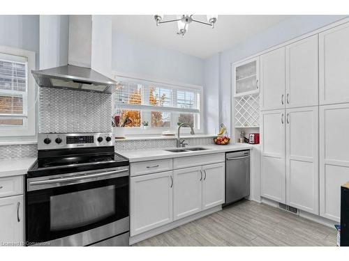 39 Durksen Drive, St. Catharines, ON - Indoor Photo Showing Kitchen With Double Sink