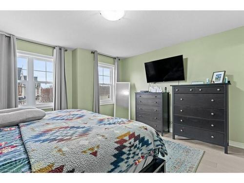 39 Durksen Drive, St. Catharines, ON - Indoor Photo Showing Bedroom