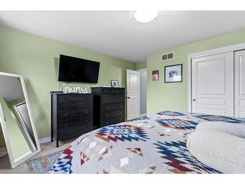 39 Durksen Drive, St. Catharines, ON - Indoor Photo Showing Bedroom