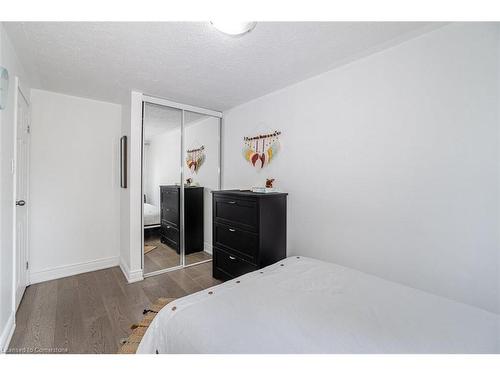 2-55 Blandford Street, Woodstock, ON - Indoor Photo Showing Bedroom