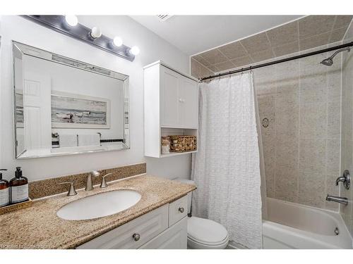 2-55 Blandford Street, Woodstock, ON - Indoor Photo Showing Bathroom