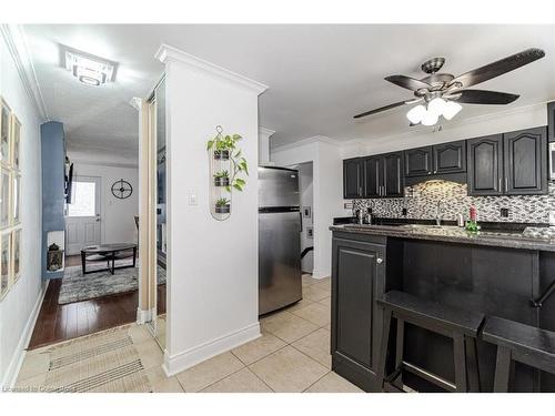 2-55 Blandford Street, Woodstock, ON - Indoor Photo Showing Kitchen