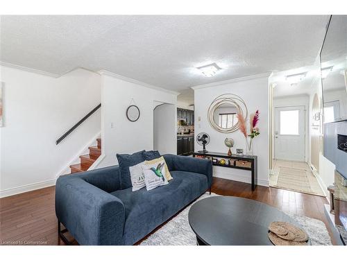 2-55 Blandford Street, Woodstock, ON - Indoor Photo Showing Living Room