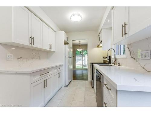 21-1415 Hazelton Boulevard, Burlington, ON - Indoor Photo Showing Kitchen