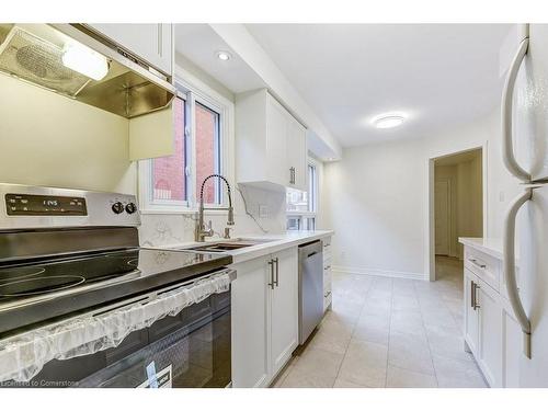 21-1415 Hazelton Boulevard, Burlington, ON - Indoor Photo Showing Kitchen