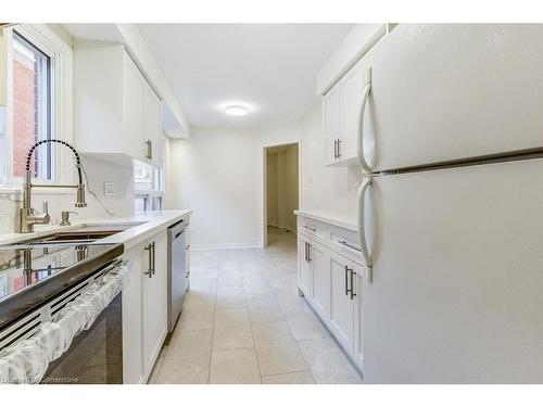 21-1415 Hazelton Boulevard, Burlington, ON - Indoor Photo Showing Kitchen