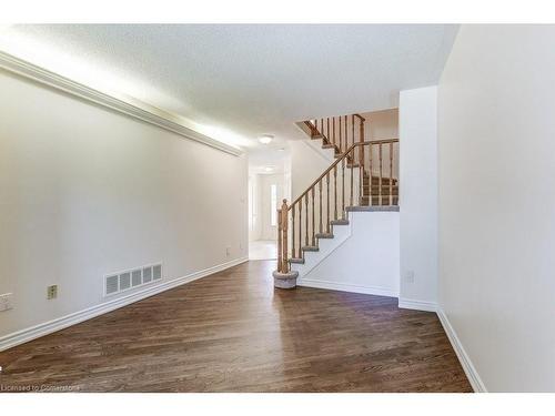 21-1415 Hazelton Boulevard, Burlington, ON - Indoor Photo Showing Other Room