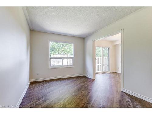 21-1415 Hazelton Boulevard, Burlington, ON - Indoor Photo Showing Other Room