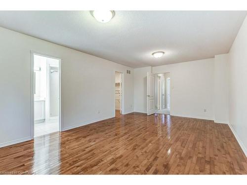 21-1415 Hazelton Boulevard, Burlington, ON - Indoor Photo Showing Other Room