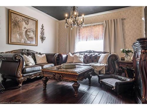 485 Catharine Street N, Hamilton, ON - Indoor Photo Showing Living Room