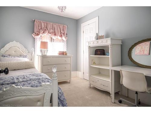 485 Catharine Street N, Hamilton, ON - Indoor Photo Showing Bedroom