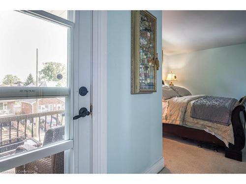 485 Catharine Street N, Hamilton, ON - Indoor Photo Showing Bedroom