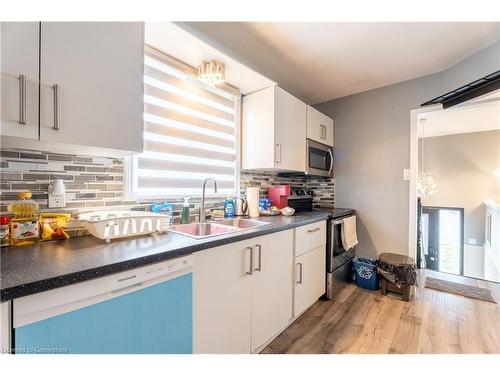 45 Woodland Drive, Welland, ON - Indoor Photo Showing Kitchen With Double Sink