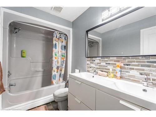 45 Woodland Drive, Welland, ON - Indoor Photo Showing Bathroom