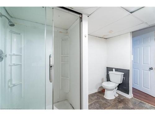 45 Woodland Drive, Welland, ON - Indoor Photo Showing Bathroom