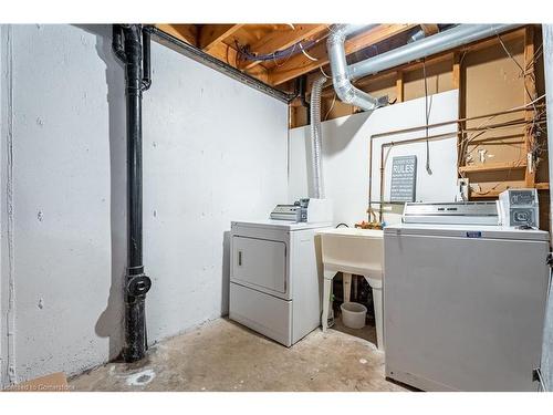 45 Woodland Drive, Welland, ON - Indoor Photo Showing Laundry Room