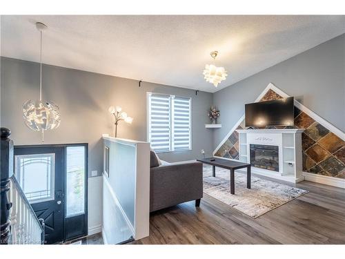 45 Woodland Drive, Welland, ON - Indoor Photo Showing Living Room With Fireplace