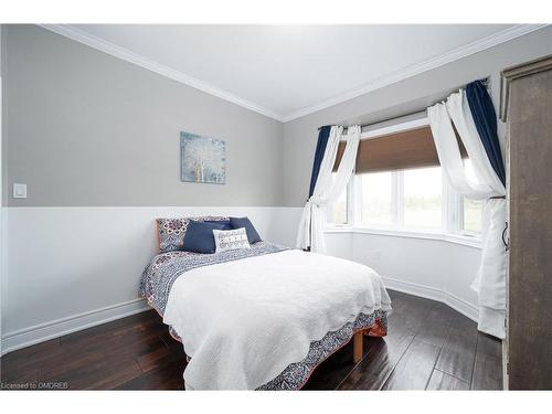 100 Chesswood Trail, Flamborough, ON - Indoor Photo Showing Bedroom