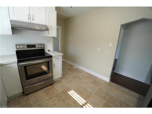 1-31 Greenwood Street, Hamilton, ON - Indoor Photo Showing Kitchen