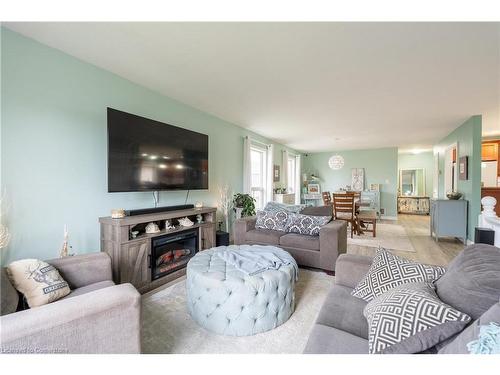 39 Spitfire Drive, Mount Hope, ON - Indoor Photo Showing Living Room