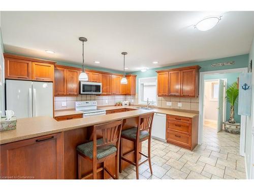 39 Spitfire Drive, Mount Hope, ON - Indoor Photo Showing Kitchen With Double Sink