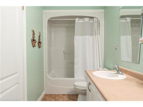 39 Spitfire Drive, Mount Hope, ON - Indoor Photo Showing Bathroom