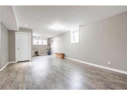 39 Spitfire Drive, Mount Hope, ON - Indoor Photo Showing Other Room