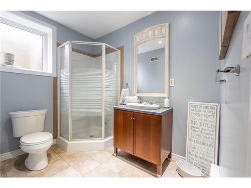 39 Spitfire Drive, Mount Hope, ON - Indoor Photo Showing Bathroom